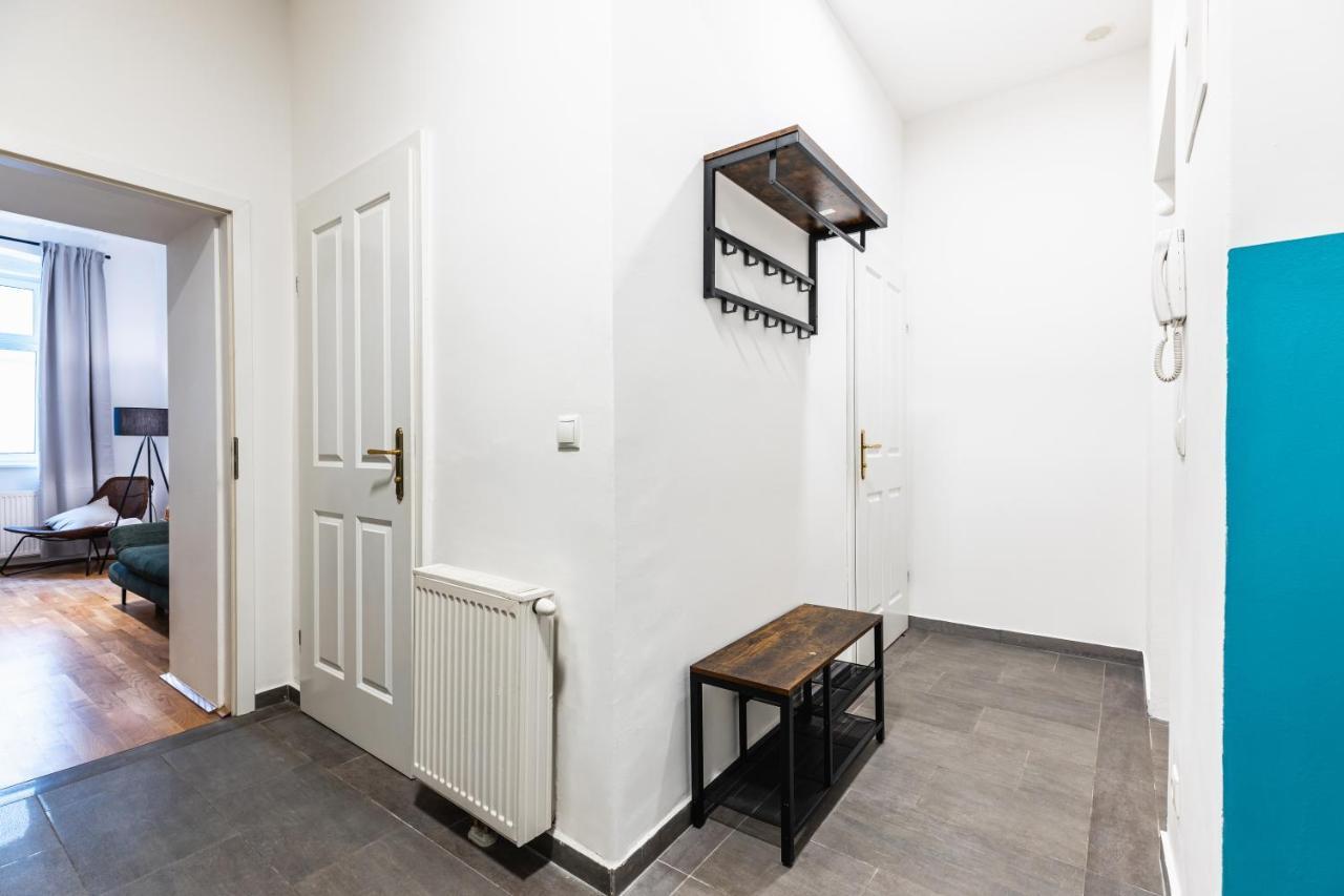 Stylish Designed Apartment In A Calm District Vienna Exterior photo