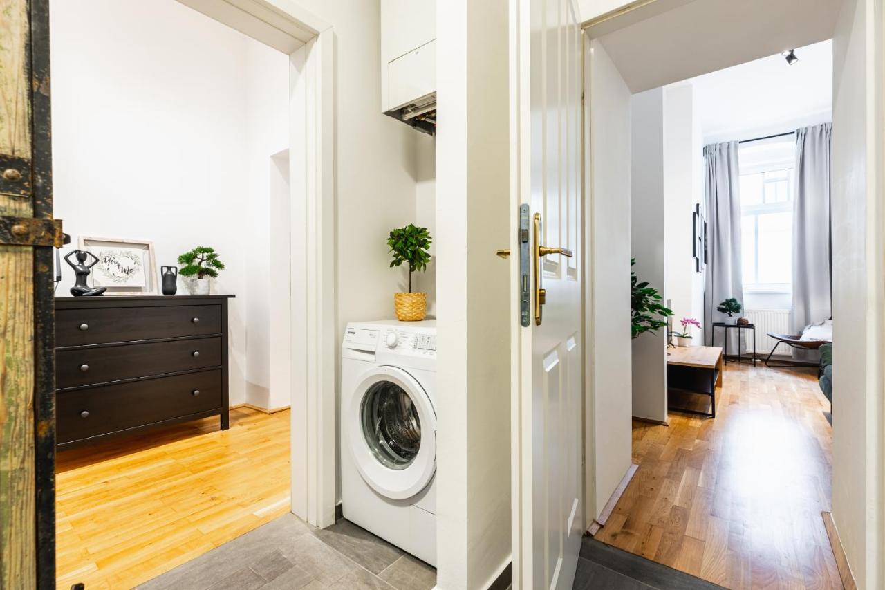 Stylish Designed Apartment In A Calm District Vienna Exterior photo